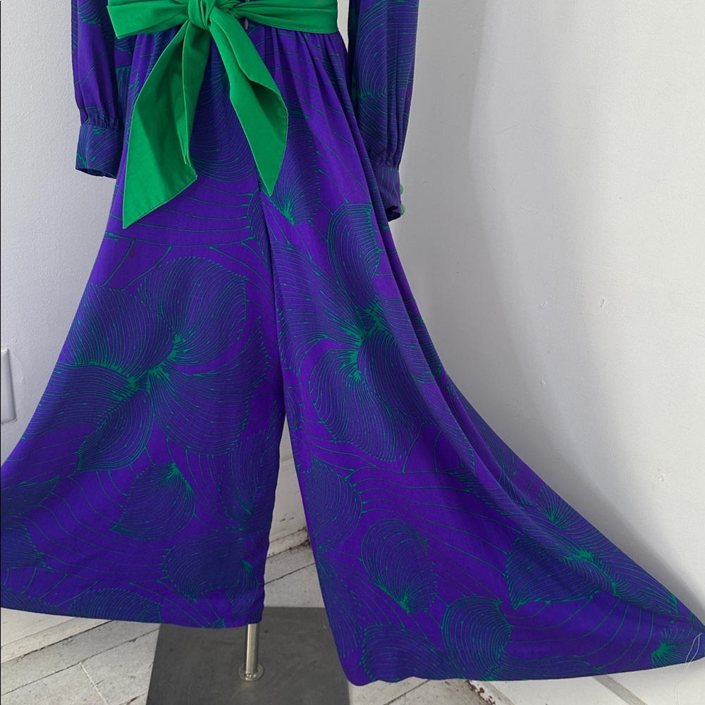 Vintage 70s Purple And Green Abstract Floral Bellbottom Jumpsuit With Belt - Picture 5 of 6